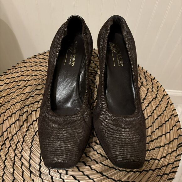 Donald J Pliner Shoes - Donald J Pliner Italian Suede Metallic Kitten‎ Heels 10M